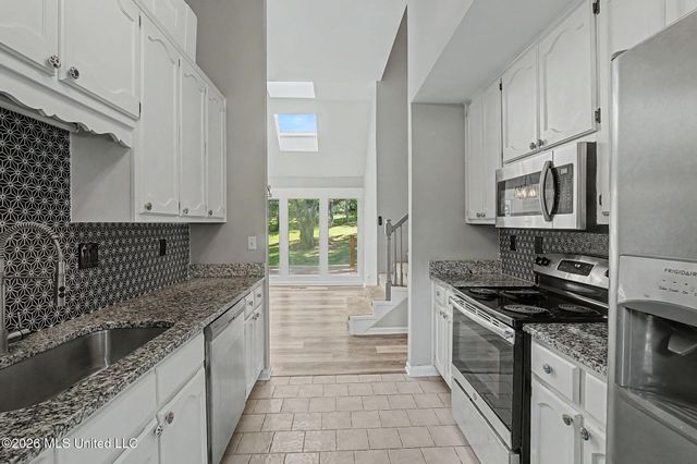 66 S Robertson Road, Hernando, MS 38632