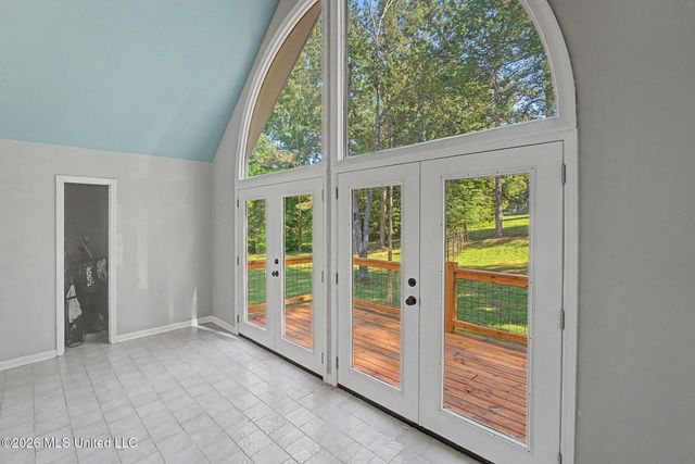 66 S Robertson Road, Hernando, MS 38632