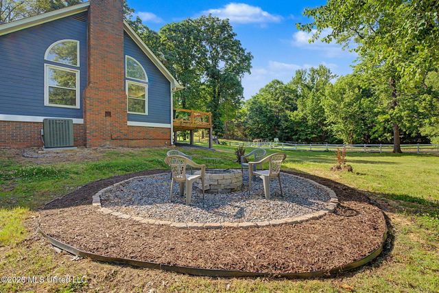 66 S Robertson Road, Hernando, MS 38632