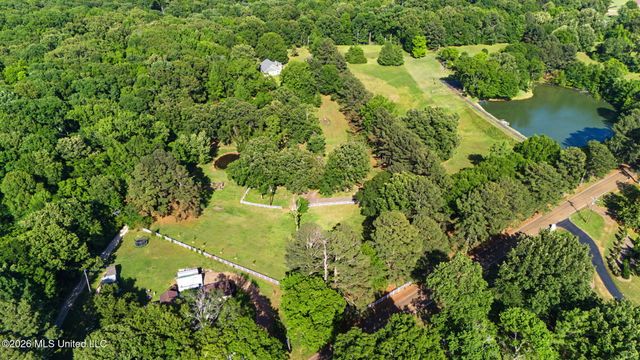 66 S Robertson Road, Hernando, MS 38632