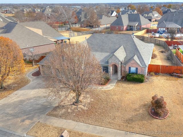 13924 E 89th Place North, Owasso, OK 74055