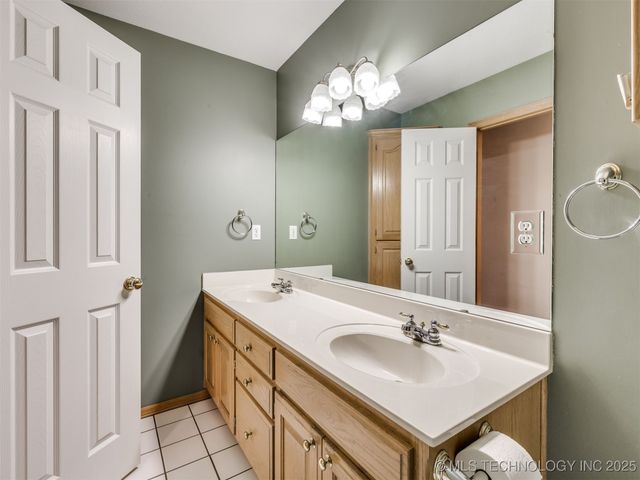 13924 E 89th Place North, Owasso, OK 74055