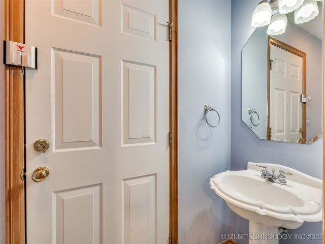 13924 E 89th Place North, Owasso, OK 74055