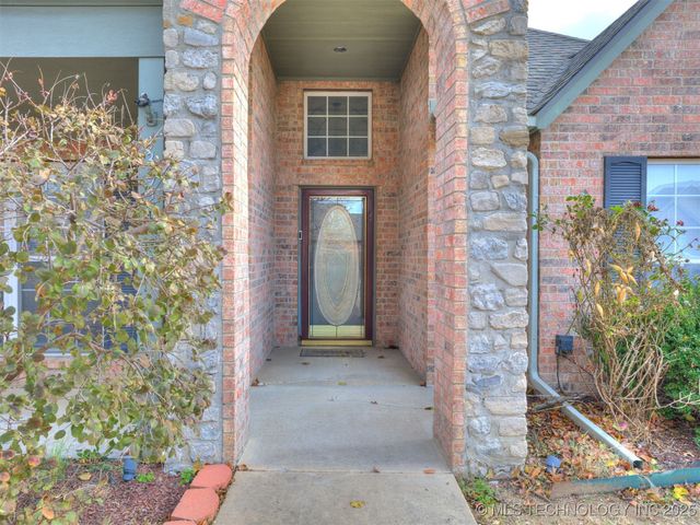 13924 E 89th Place North, Owasso, OK 74055