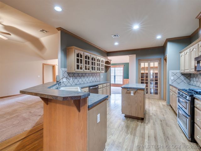 13924 E 89th Place North, Owasso, OK 74055