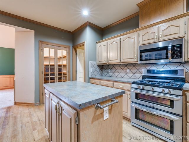 13924 E 89th Place North, Owasso, OK 74055