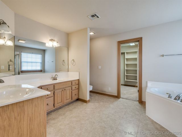 13924 E 89th Place North, Owasso, OK 74055