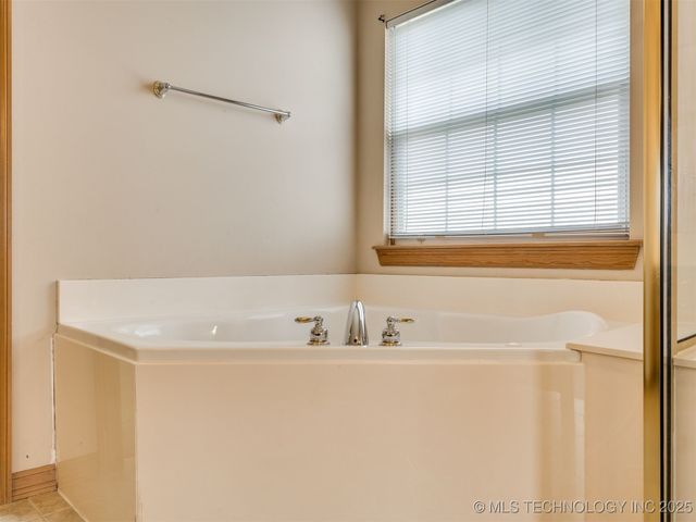 13924 E 89th Place North, Owasso, OK 74055