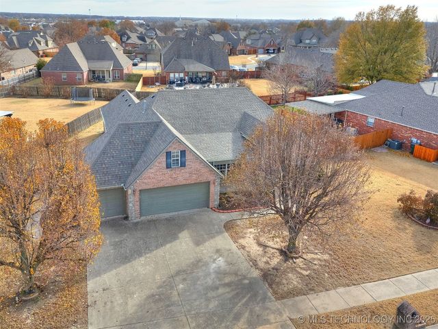 13924 E 89th Place North, Owasso, OK 74055