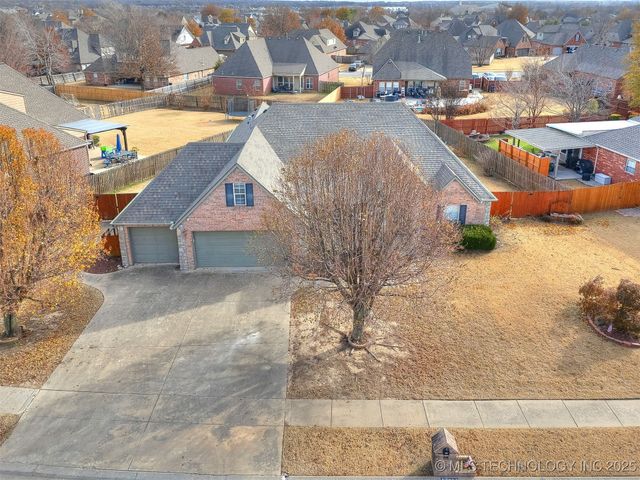13924 E 89th Place North, Owasso, OK 74055