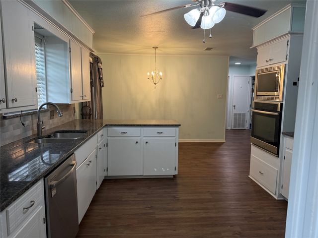 308 E 8th Street, Kemp, TX 75143