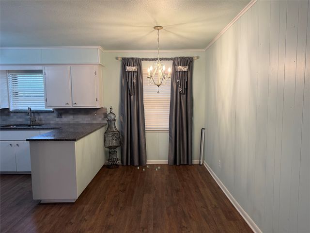 308 E 8th Street, Kemp, TX 75143