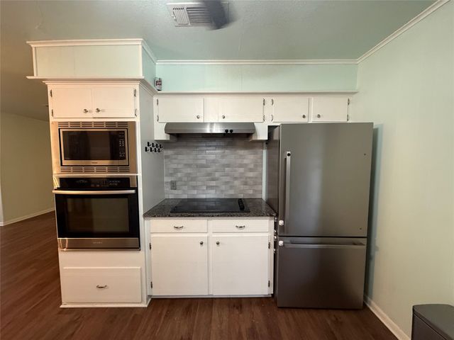 308 E 8th Street, Kemp, TX 75143