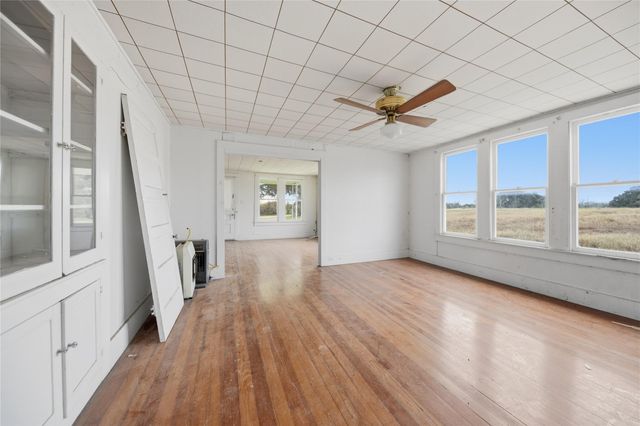 248 County Road 378, Hallettsville, TX 77964