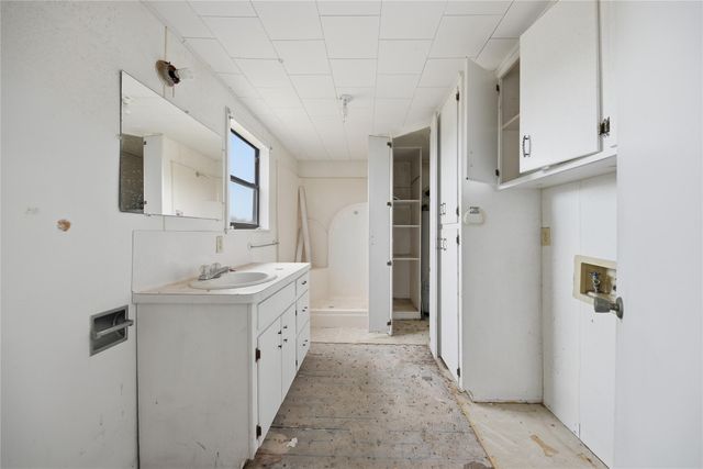 248 County Road 378, Hallettsville, TX 77964