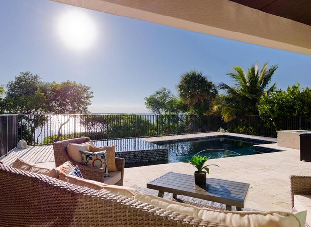 7683 Pelican Pointe Drive, Jensen Beach, FL 34957