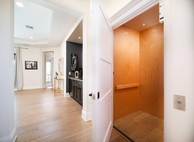 7683 Pelican Pointe Drive, Jensen Beach, FL 34957