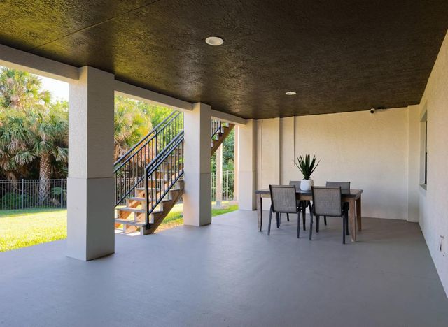 7683 Pelican Pointe Drive, Jensen Beach, FL 34957