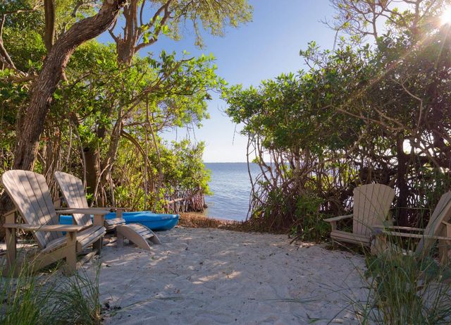 7683 Pelican Pointe Drive, Jensen Beach, FL 34957