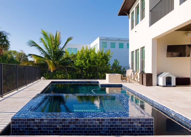 7683 Pelican Pointe Drive, Jensen Beach, FL 34957