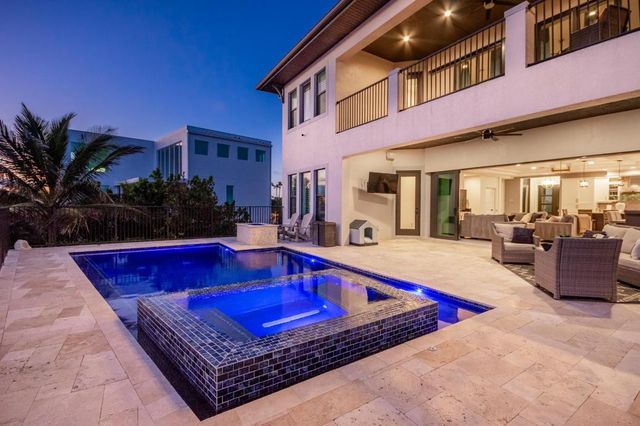 7683 Pelican Pointe Drive, Jensen Beach, FL 34957