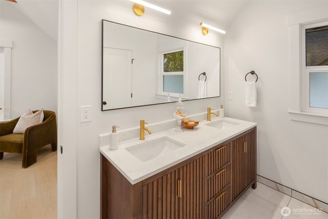 7346 21st Avenue NW, Seattle, WA 98117