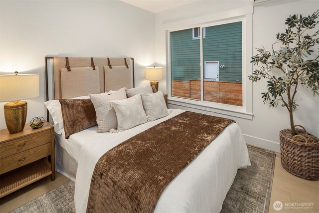 7346 21st Avenue NW, Seattle, WA 98117