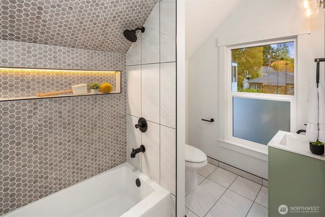 7346 21st Avenue NW, Seattle, WA 98117