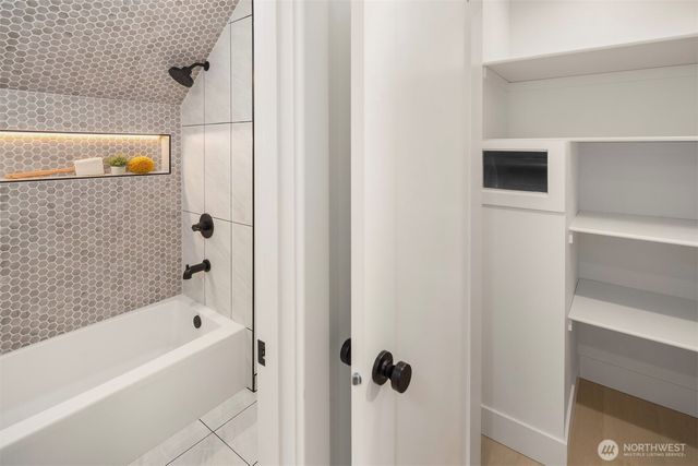 7346 21st Avenue NW, Seattle, WA 98117