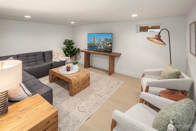 7346 21st Avenue NW, Seattle, WA 98117