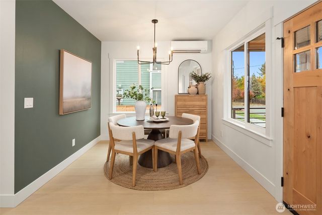 7346 21st Avenue NW, Seattle, WA 98117