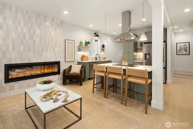 7346 21st Avenue NW, Seattle, WA 98117