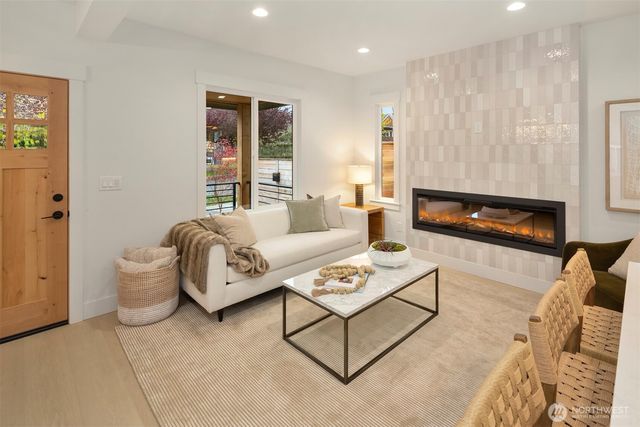 7346 21st Avenue NW, Seattle, WA 98117