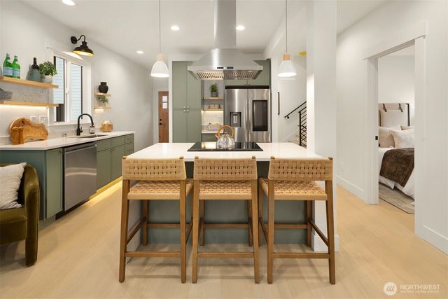 7346 21st Avenue NW, Seattle, WA 98117