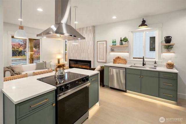 7346 21st Avenue NW, Seattle, WA 98117