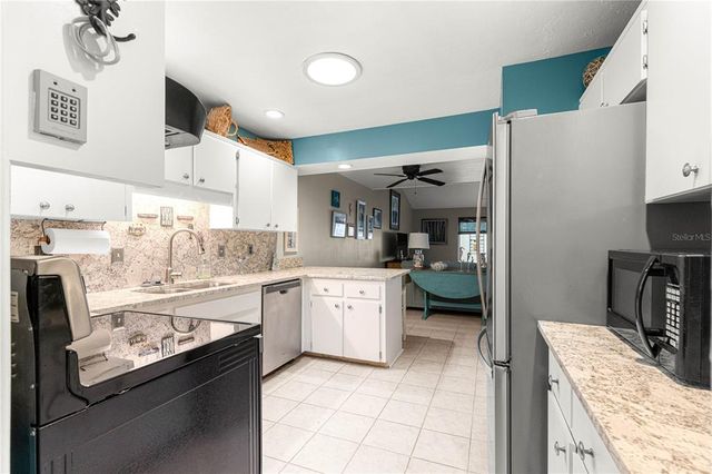 3702 NE 16TH PLACE, Ocala, FL 34470