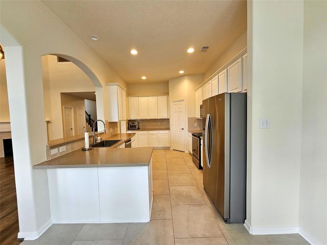 98 W Knightsbridge Drive, The Woodlands, TX 77385