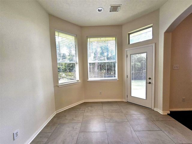 98 W Knightsbridge Drive, The Woodlands, TX 77385