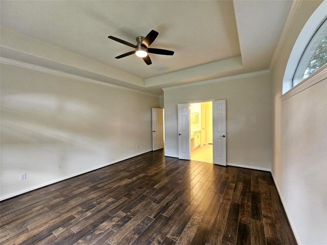 98 W Knightsbridge Drive, The Woodlands, TX 77385