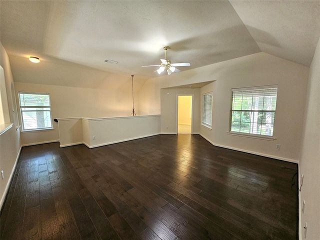 98 W Knightsbridge Drive, The Woodlands, TX 77385