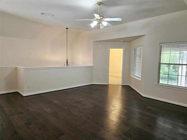 98 W Knightsbridge Drive, The Woodlands, TX 77385