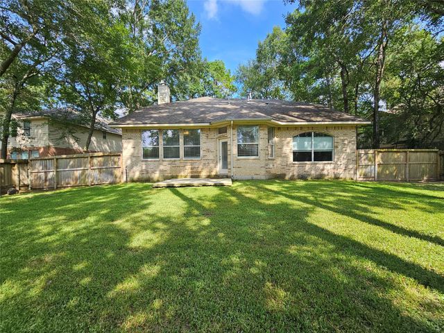 98 W Knightsbridge Drive, The Woodlands, TX 77385