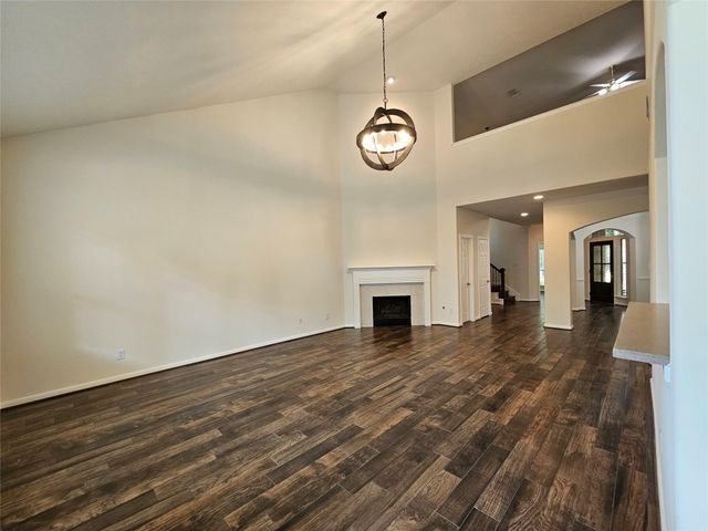 98 W Knightsbridge Drive, The Woodlands, TX 77385