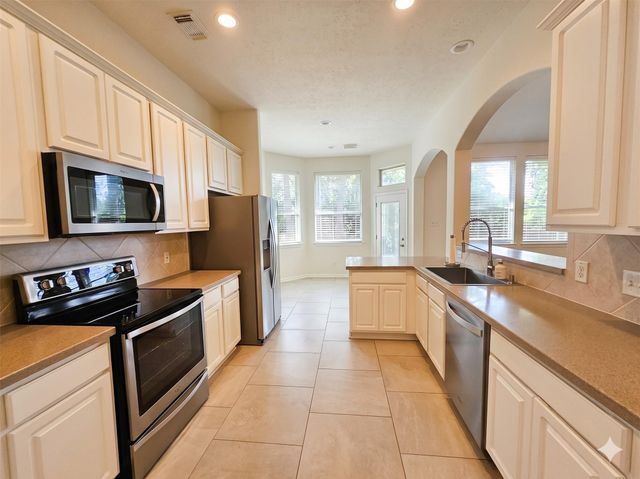98 W Knightsbridge Drive, The Woodlands, TX 77385