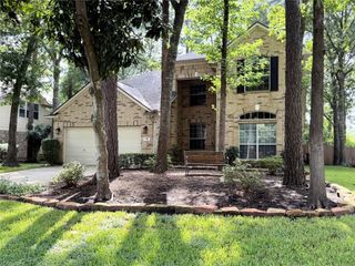 98 W Knightsbridge Drive, The Woodlands, TX 77385