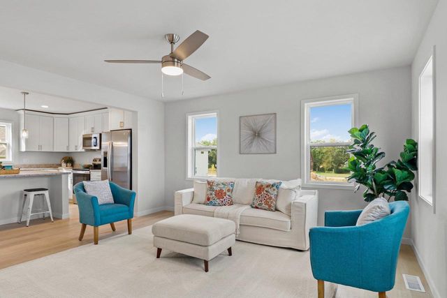 10422 N Stone Barn Drive, Milton, WI 53563