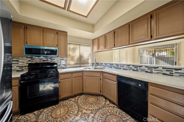 43815 Silver Bow Road, Lancaster, CA 93535