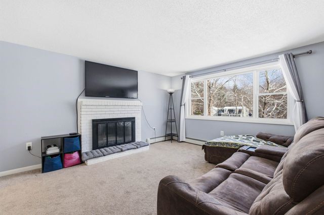 19 Sherwood Road, Londonderry, NH 03053