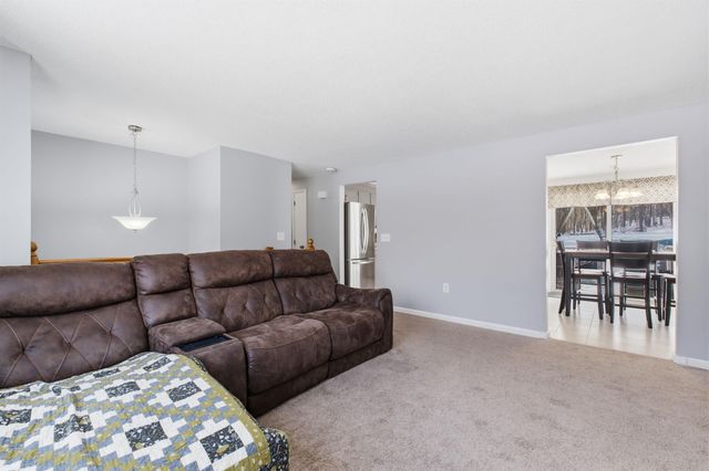 19 Sherwood Road, Londonderry, NH 03053