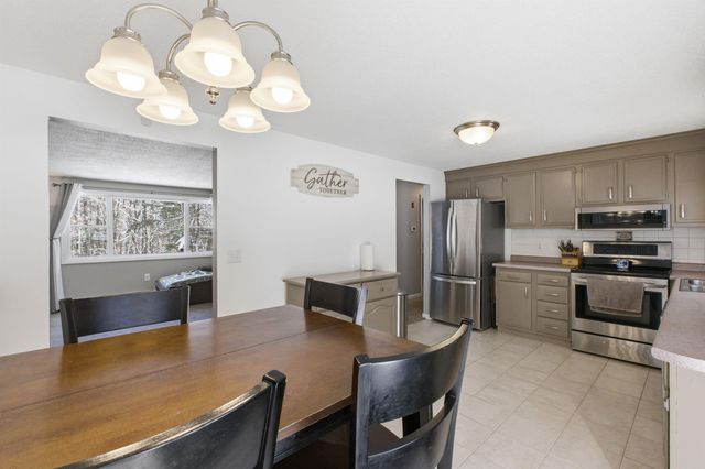 19 Sherwood Road, Londonderry, NH 03053